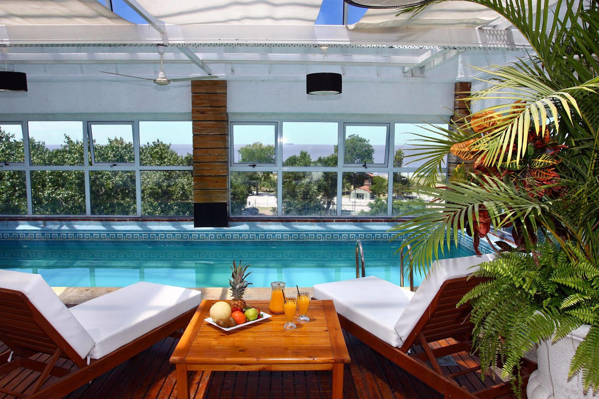 Ramada By Wyndham Buenos Aires Hotel Vicente Lopez Exterior photo