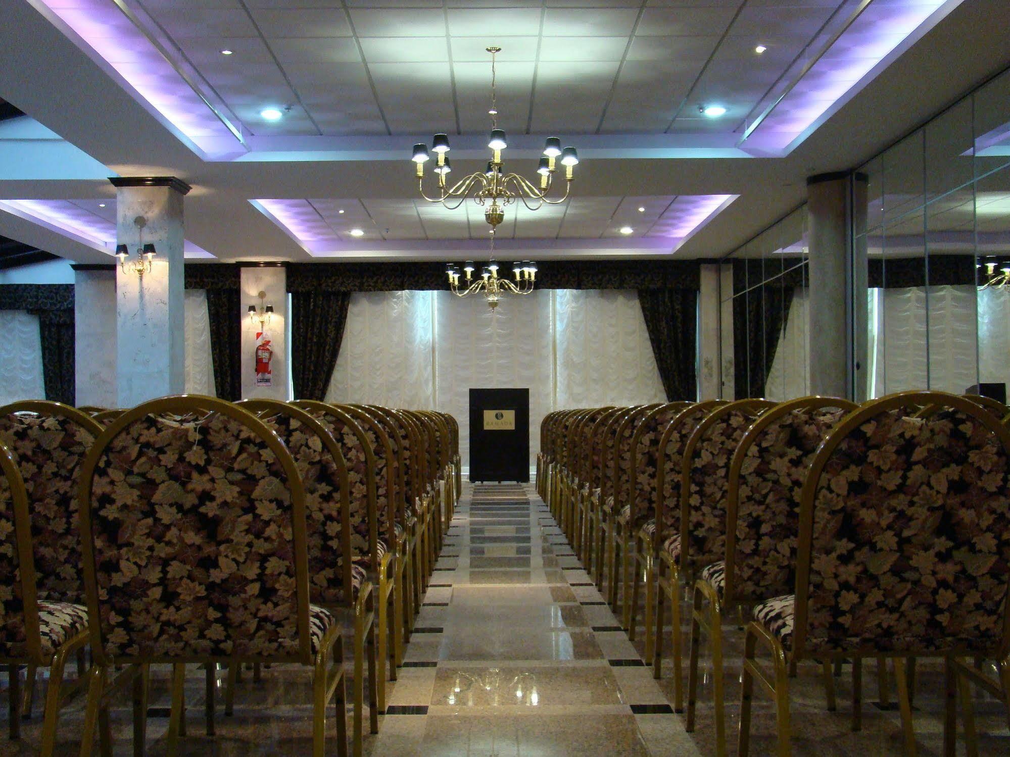 Ramada By Wyndham Buenos Aires Hotel Vicente Lopez Exterior photo